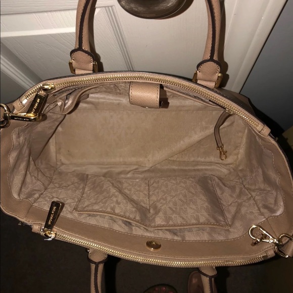 Michael Kors purse - Picture 3 of 5